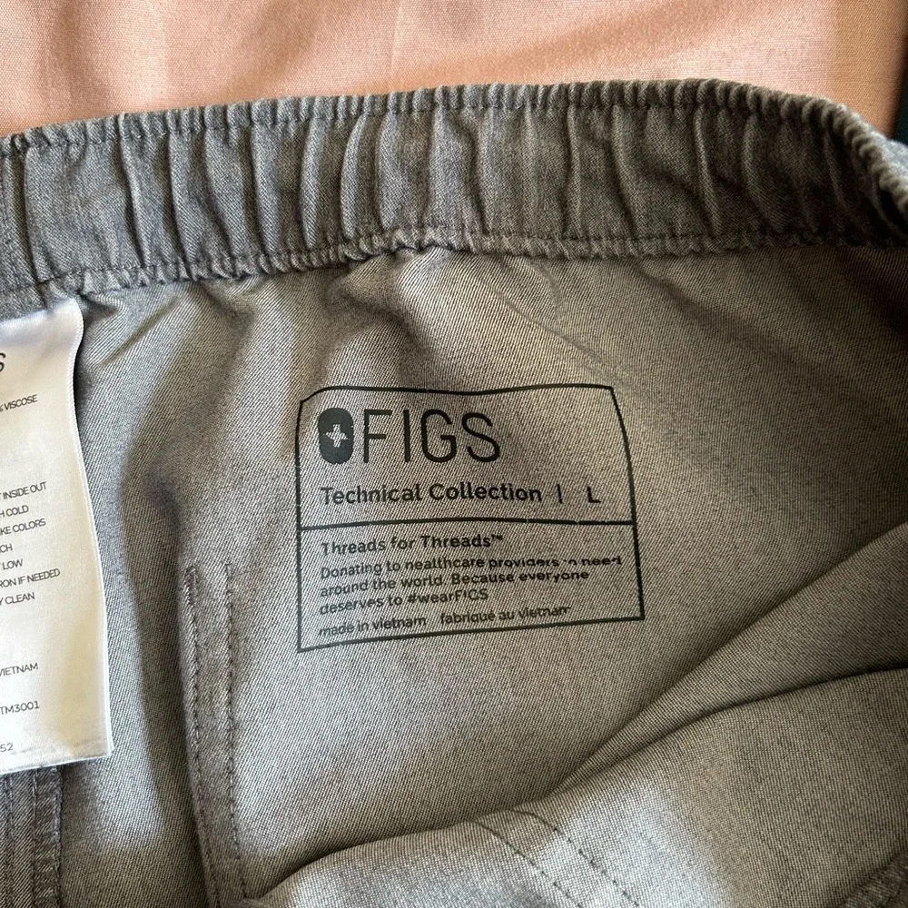 Figs Cairo Cargo Scrub Pants in Graphite Size Large